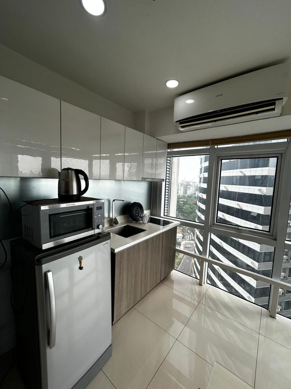 Oasis Regency @ Fort Victoria Bgc Taguig Zewnętrze zdjęcie