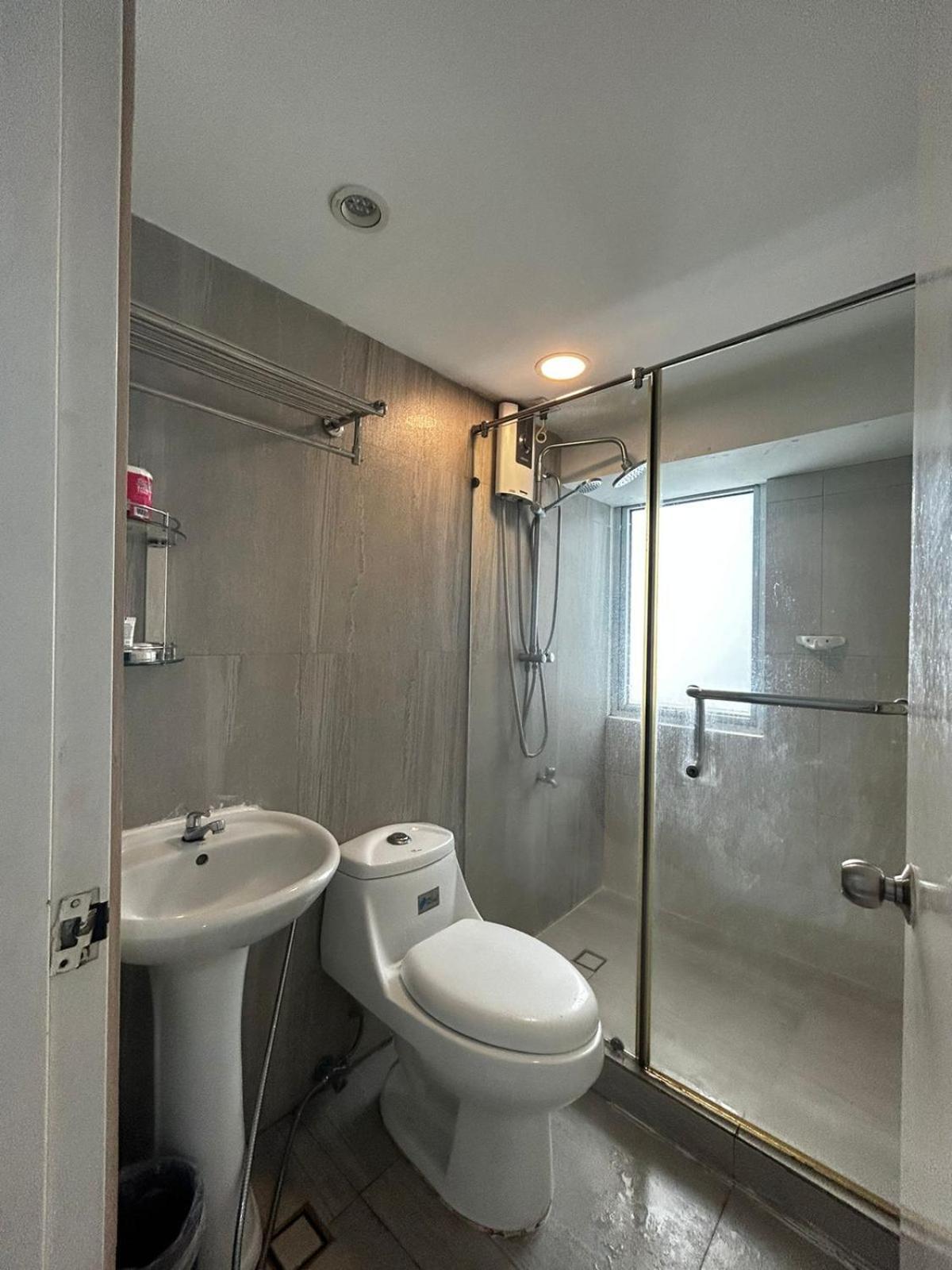 Oasis Regency @ Fort Victoria Bgc Taguig Zewnętrze zdjęcie