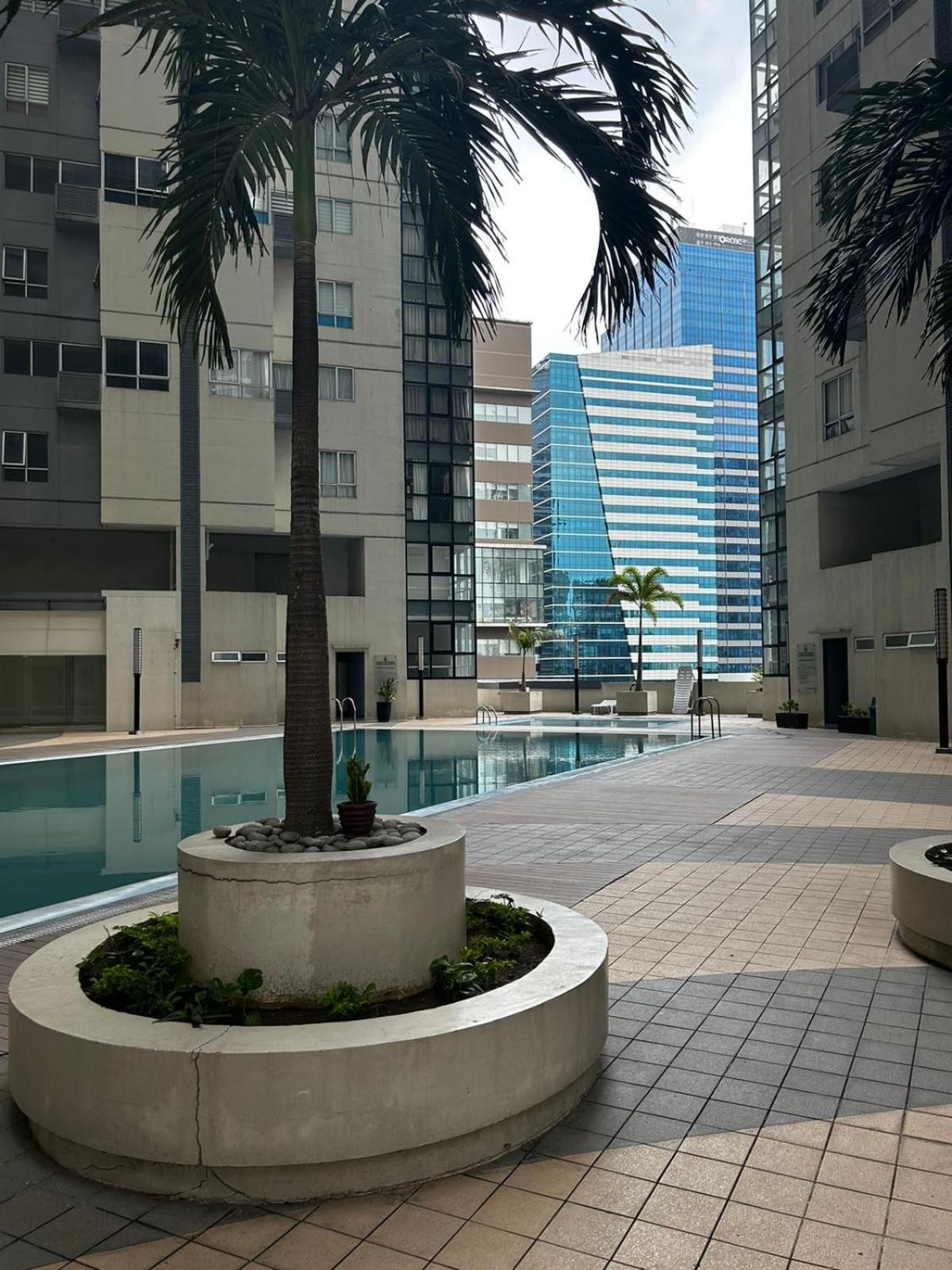 Oasis Regency @ Fort Victoria Bgc Taguig Zewnętrze zdjęcie