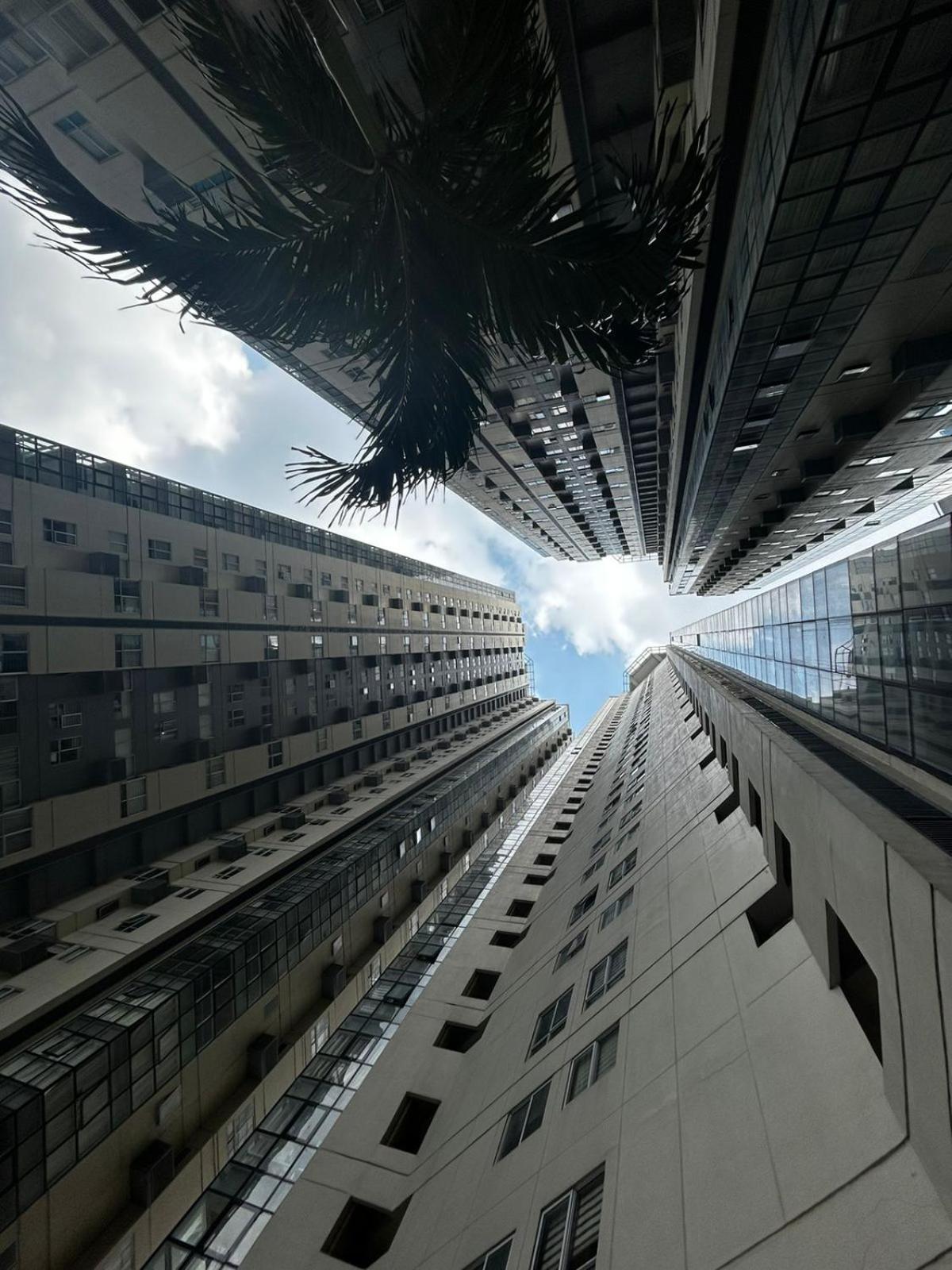 Oasis Regency @ Fort Victoria Bgc Taguig Zewnętrze zdjęcie