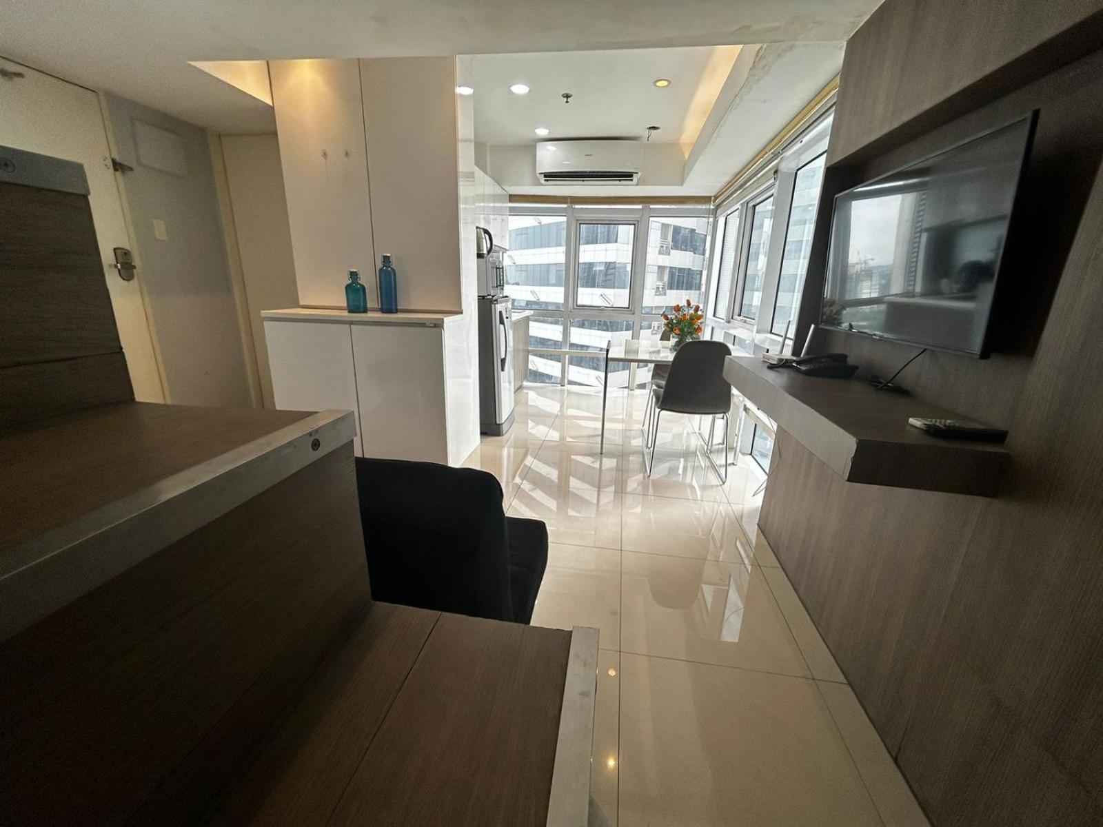 Oasis Regency @ Fort Victoria Bgc Taguig Zewnętrze zdjęcie