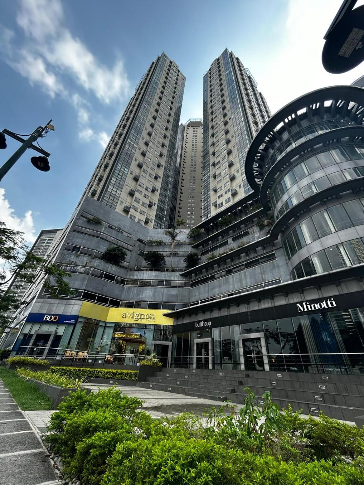 Oasis Regency @ Fort Victoria Bgc Taguig Zewnętrze zdjęcie