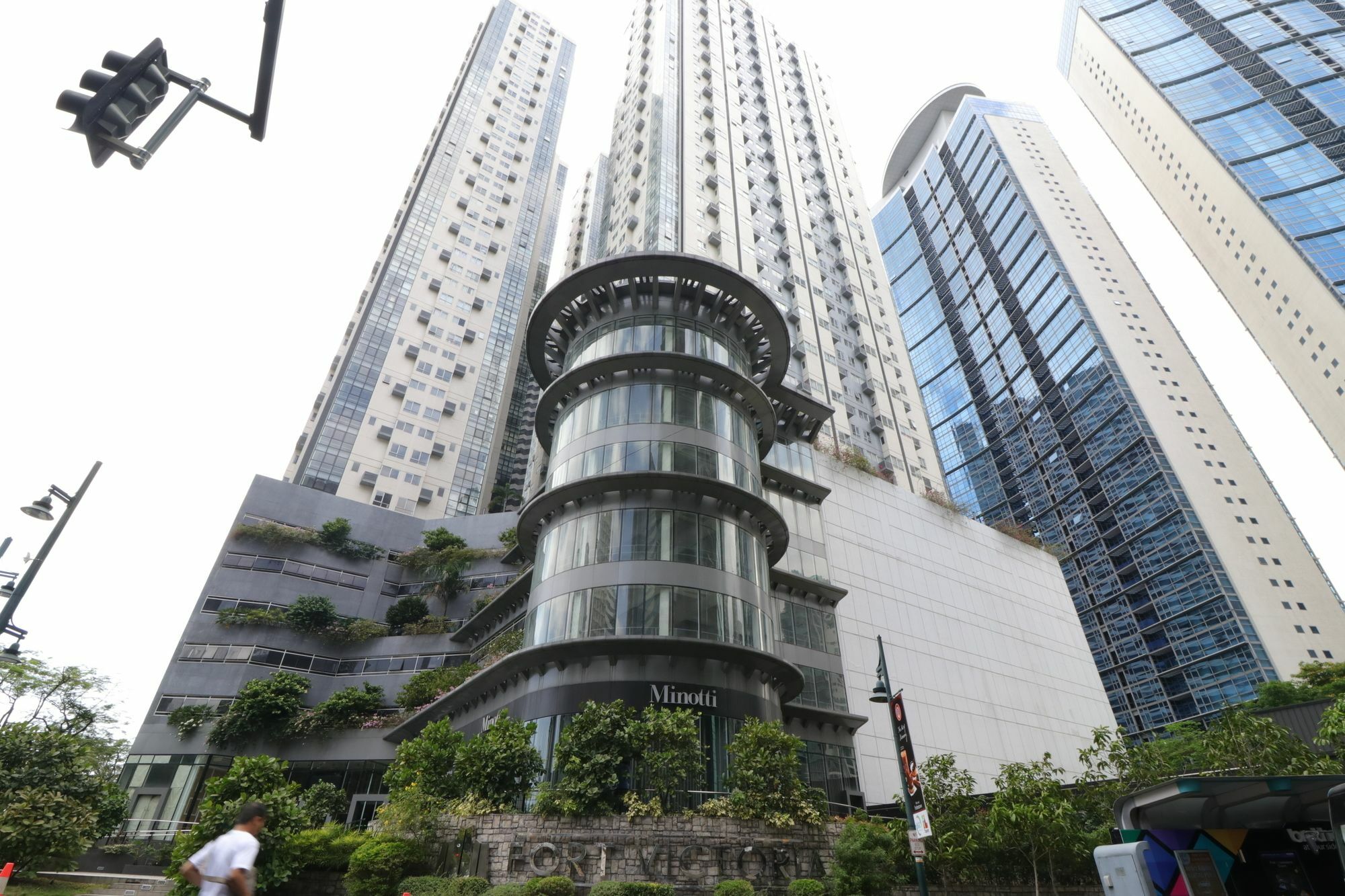 Oasis Regency @ Fort Victoria Bgc Taguig Zewnętrze zdjęcie